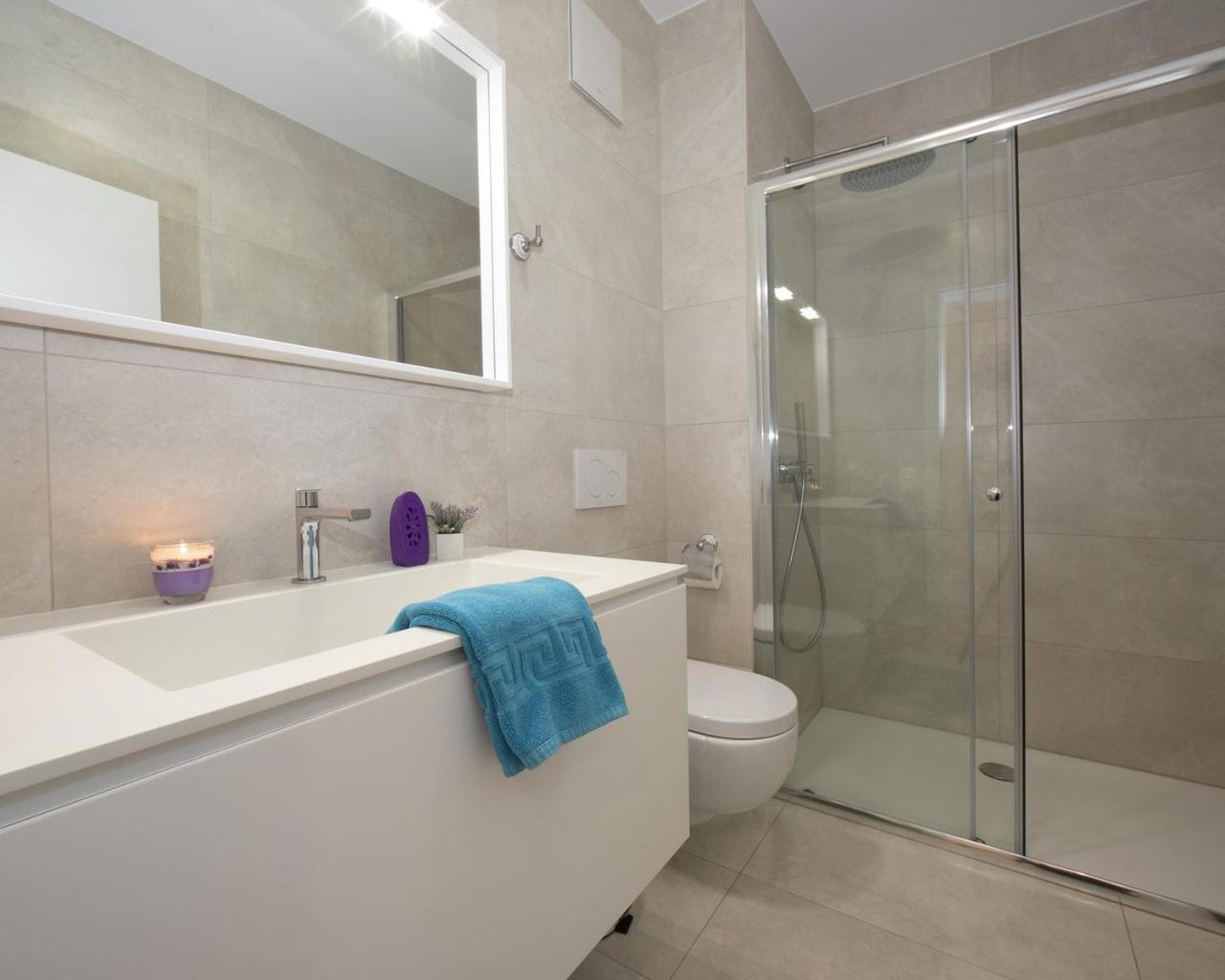 Artemia Apartment